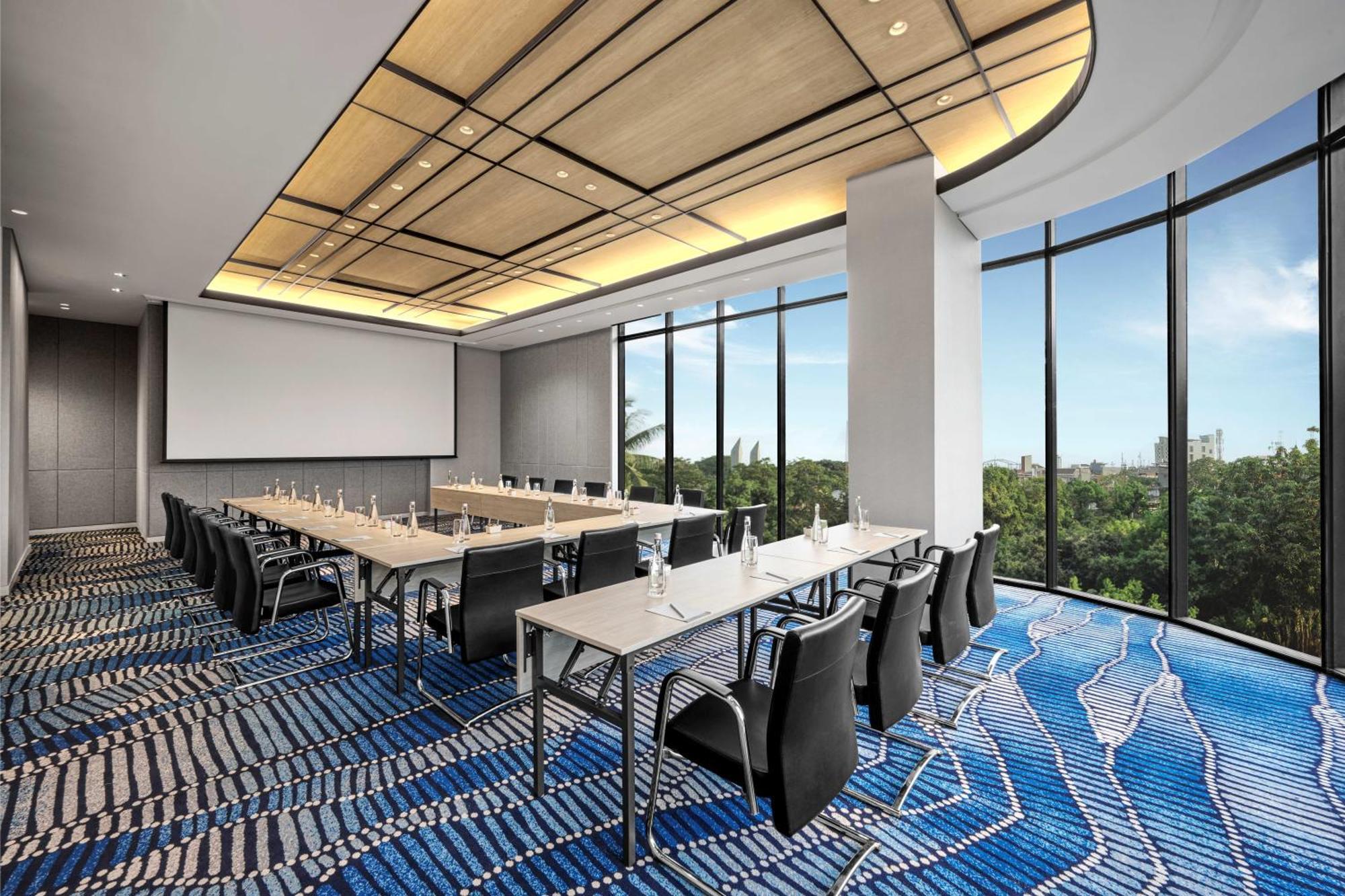 Hyatt Place Makassar Kültér fotó